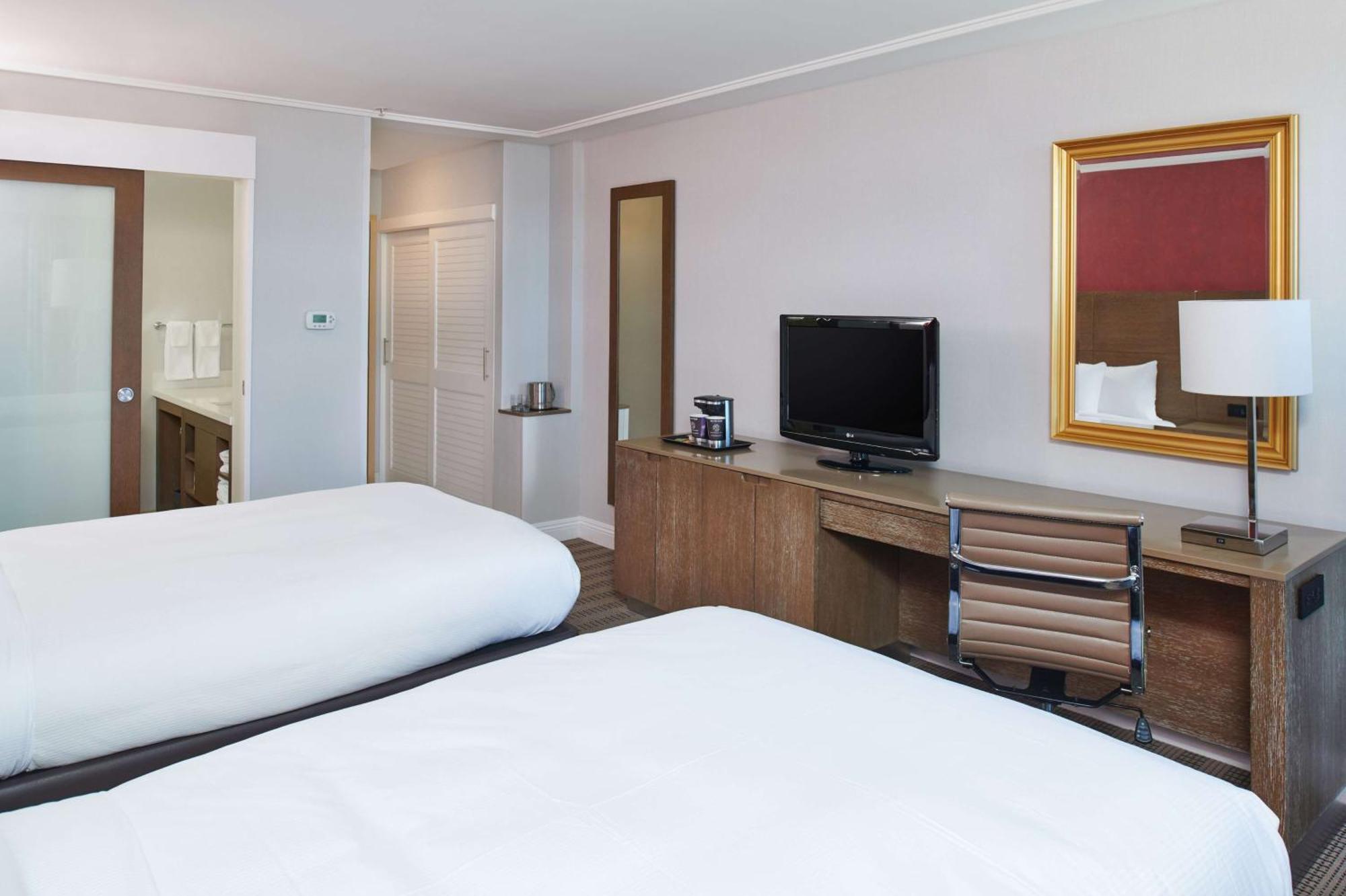Hotel Doubletree By Hilton - South Bay 3*